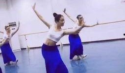 吃瓜体育生和舞蹈室1v1,校园风云对决